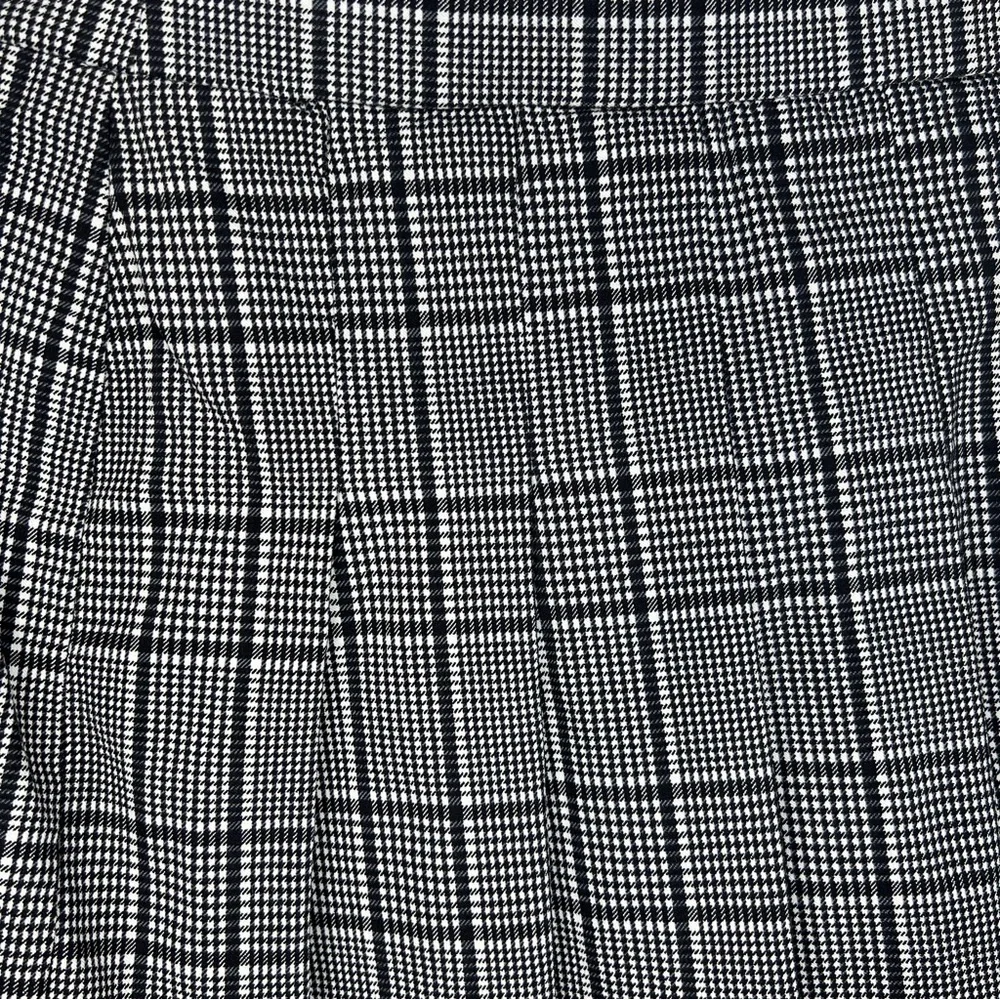 SMALL JOE BENBASSET BLACK WHITE PLAID PLEATED SKIRT MINI STRETCH PREPPY GOTH